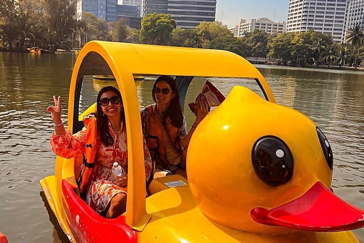 Discover Bangkok: Culture, Michelin Street Food & Evening Cruise 9