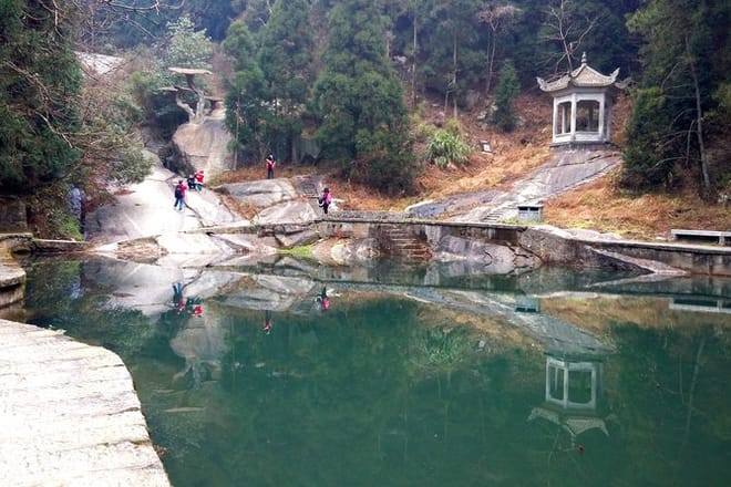 Private Day Tour to Mt Hengshan from Guangzhou by Round-way Bullet Train  4