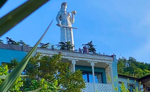 Half-Day Tour of Tbilisi and Mtskheta with Wine Tasting