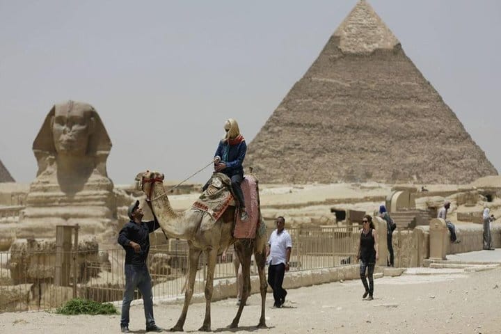 Private Tour to Giza Pyramids, Sphinx, and Valley Temple with Lunch  6