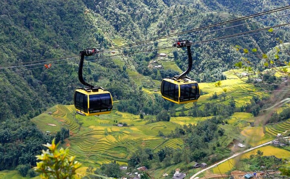 2-Day Sapa Tour with Fansipan Cable Car and Village Trekking