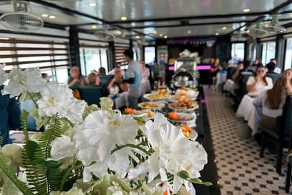 Halong DELUXE Cruise Full Day Tour: Buffet Lunch,Cave and Island