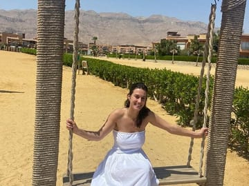 Private Day Trip to El Ain Sohkna with Hotel Access and Lunch