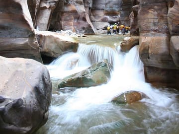 Private Overnight Climbing and Walking Tour in Wadi Mujib from Amman