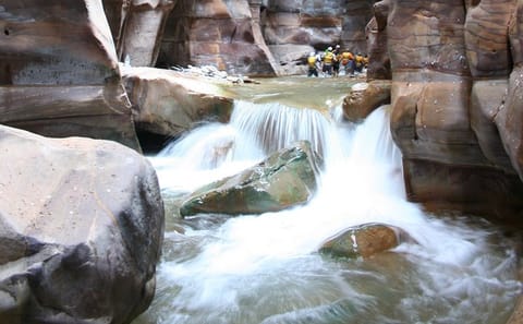 Private Overnight Climbing and Walking Tour in Wadi Mujib from Amman
