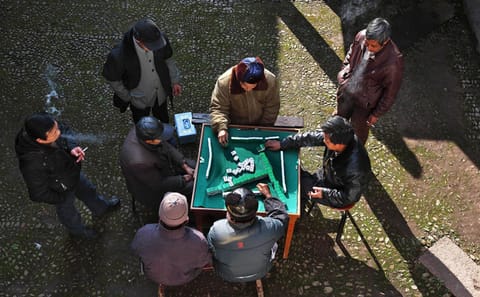 Chengdu Mahjong Experience with Multilingual Guide