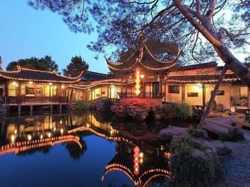 Suzhou: Master of the Nets Garden Night Tour with Pingtan Performance