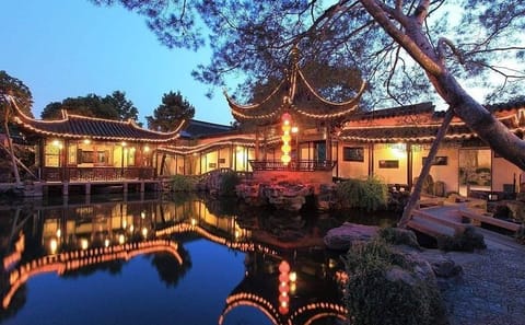 Evening Tour of Master of the Nets Garden in Suzhou