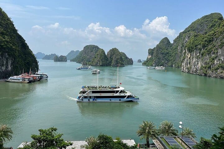 LA CASTA CRUISE - Luxury 5 Star Halong Bay 1 Day - JACUZZI POOL