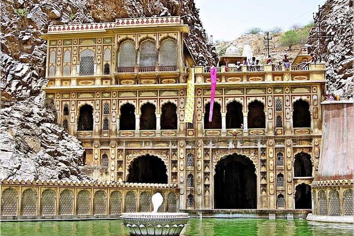 From Delhi: Private Same Day Tour to Jaipur by Train 7