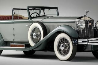 Private Vintage Car with "Montmartre"area in Paris &CDG Transfers