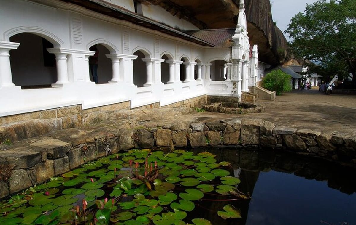 Sigiriya Dambulla Temple and Jeep Safari Tour from Trincomalee