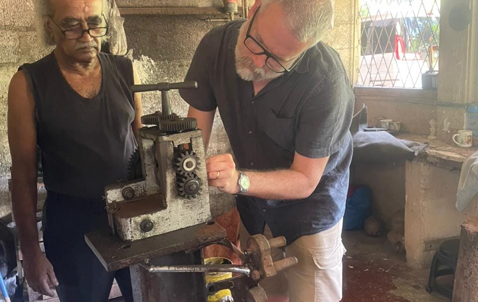 Traditional Jewelry Making Workshop in Galle, Sri Lanka