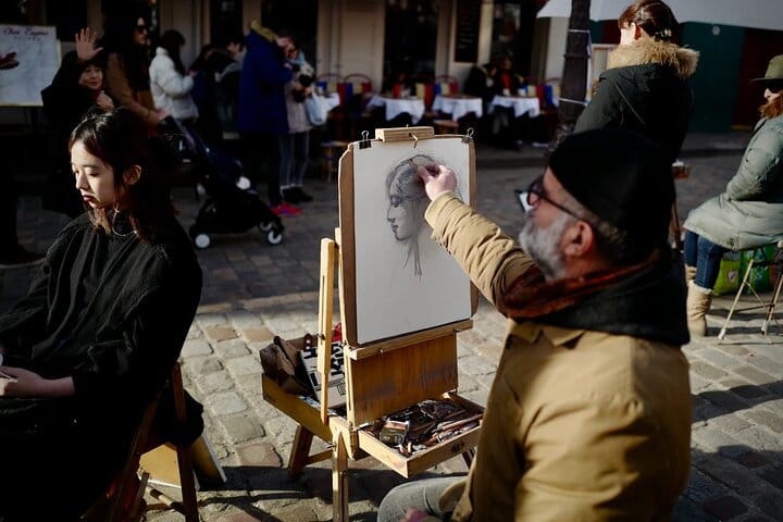 4 hours Paris private Montmartre Walking Tour and Seine River Cruise  7
