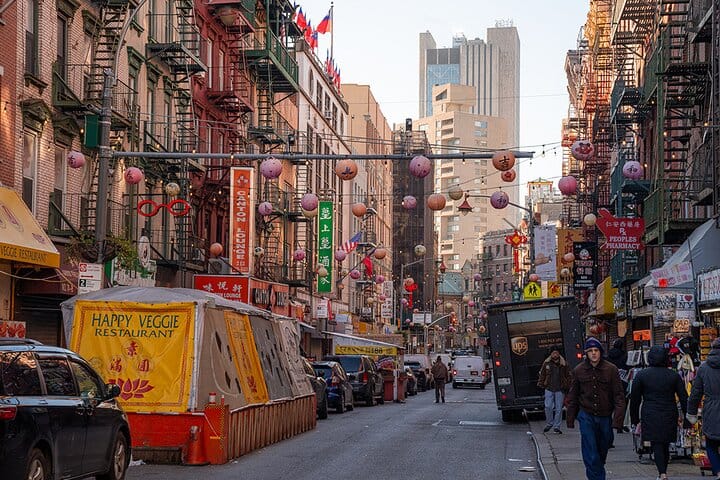 VIP Contrasts Tour in New York City: English/Spanish