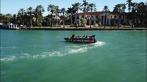 Speedboat Ride from South Beach and Miami City Tour