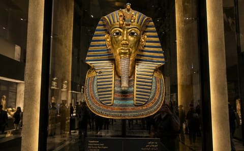 VIP Giza Pyramids and Egyptian Museum Tour with Camel Ride