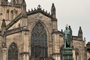 Edinburgh City Highlights Tour with Castle Visit