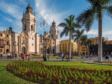 Lima City Tour: 360° Panoramic Bus Exploration