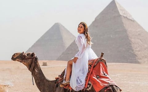 Private Day Tour of Pyramids, Sphinx & Egyptian Museum from Hurghada