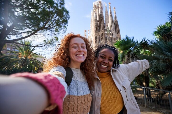 Sagrada Familia, Park Guell & Gaudi Tour with no line Tickets  2