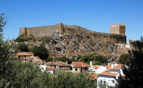Private Full-Day Cultural Tour of Linhares from Porto