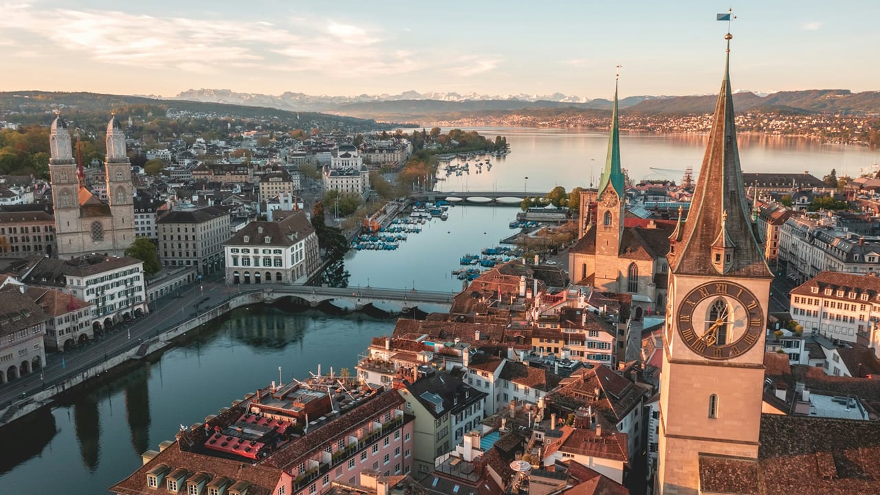 Zürich Audio Tour: Timekeepers and Tales of Lindenhof 6