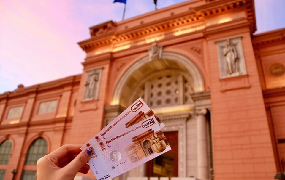 Giza Pyramids and Egyptian Museum Full-Day Tour in Cairo