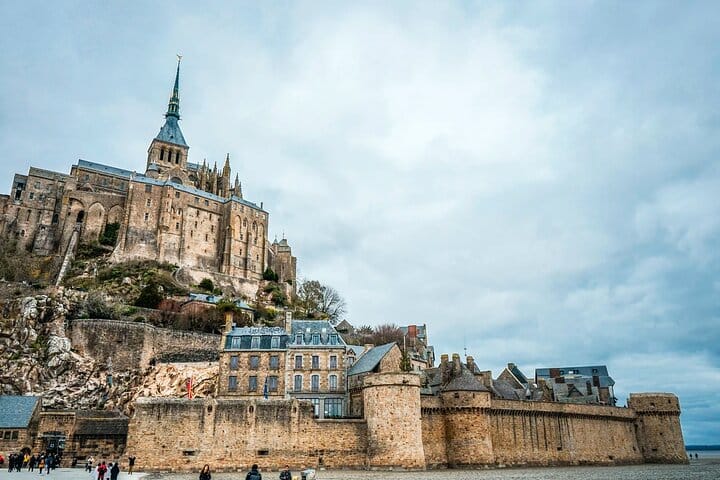 Mont Saint Michel Private VIP Tour from CDG Airport Pick up  3