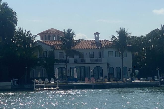 75 Minutes Biscayne Bay and South Beach Sunset Cruise