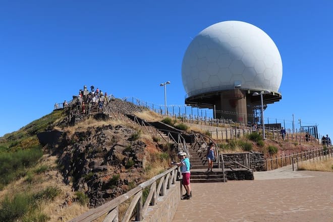 Cristo Rei & Arieiro Peak Half day Tour in Open Roof 4x4 2