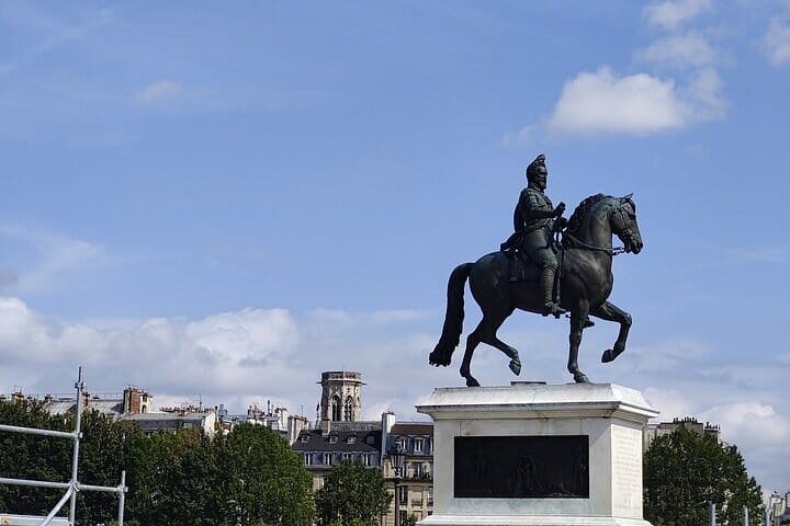 Two Hours Quick Private Tour of Paris with Hotel pickup  9