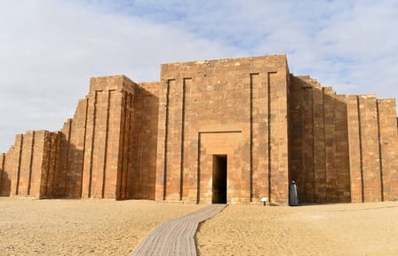 Ancient Wonders Bus Tour of Saqqara and Memphis in Cairo
