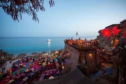 Farsha Cafe and Guided City Sightseeing Tour