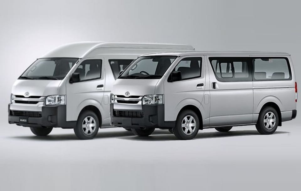 Nairobi to Maasai Mara Shuttle Transfer with Guided Insights