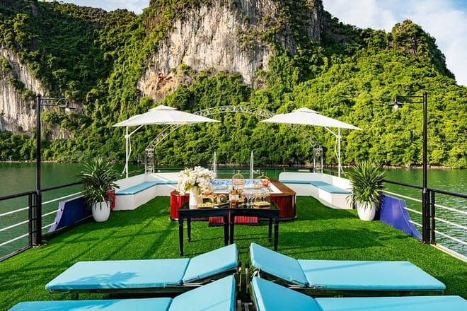 Sonata Cruise: Halong Bay Day Trip with Buffet and Jacuzzi Pool