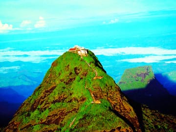 Two-Day Trekking Tour to Adam's Peak in Nallathanniya