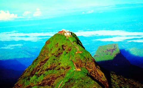 Two-Day Trekking Tour to Adam's Peak in Nallathanniya
