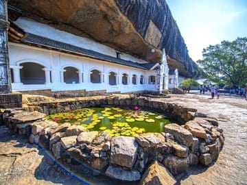 Sigiriya Rock Fortress and Cave Temples Private Day Trip