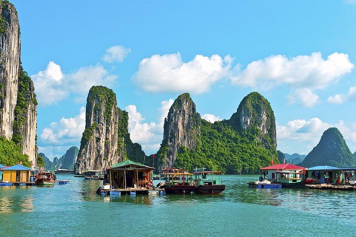 Best of Hanoi: City Tour & Overnight Halong Bay Cruise Experience