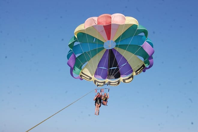 Private City Tour and Parasailing Adventure and Private transport - Hurghada