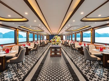Hanoi: Luxury Halong Bay 5-Star Cruise with Buffet & Kayaking