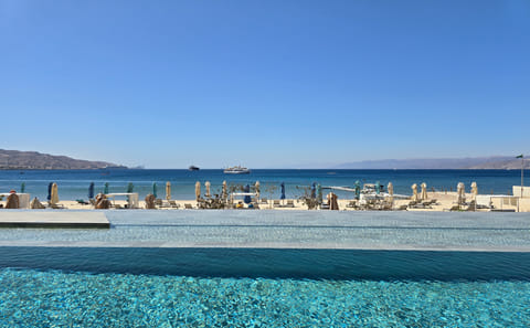 Private Day Tour from Petra to Aqaba Red Sea Beach Club