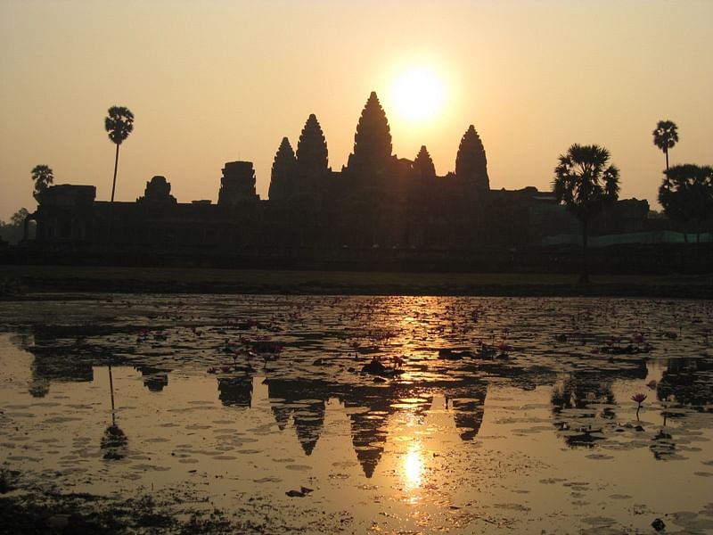 Champagne Breakfast & Sunrise at Angkor Wat: A Royal Experience