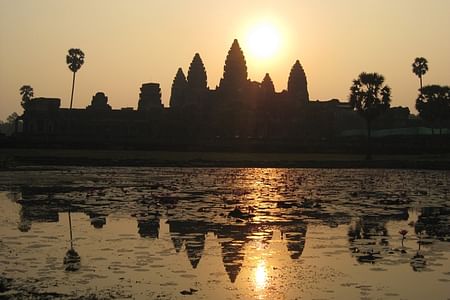 Champagne Breakfast & Sunrise at Angkor Wat: A Royal Experience