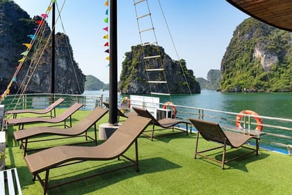 Ha Long Bay Cruise Day Tour with lunch, kayaking, surprise cave & titop island