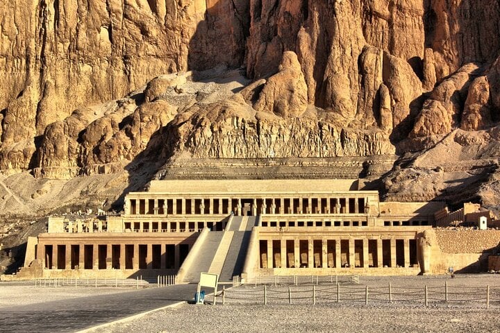 Luxor Valley of the kings, Temple Hatshepsut, colossi of Memnon 9