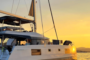 Rethymno: Luxury Sunset Cruise with Dinner and Drinks