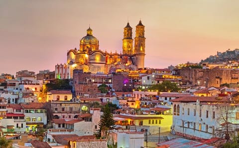 Private Tour in Cuernavaca and Taxco from Mexico City with Lunch