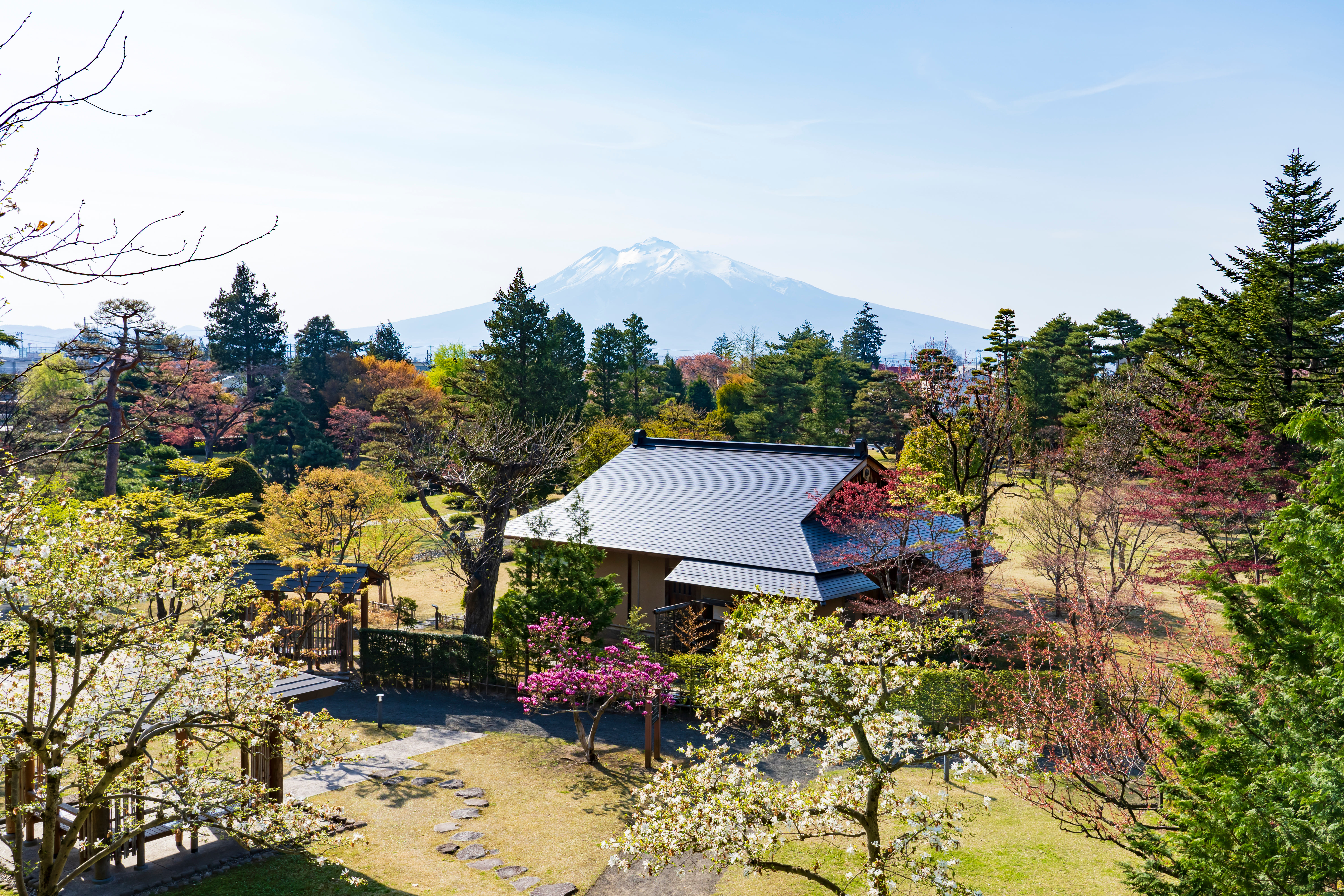Hirosaki Private Vehicle Service with Restaurant Reservation
